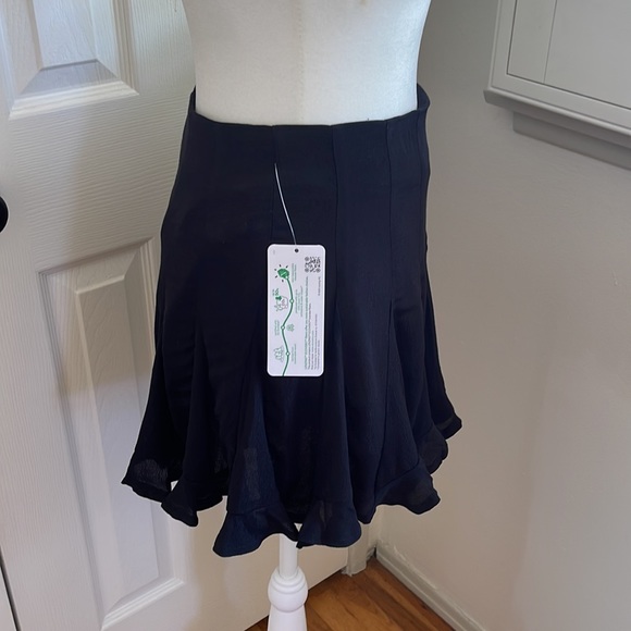 NWT Forever 21 Mini Skirt - Picture 4 of 13